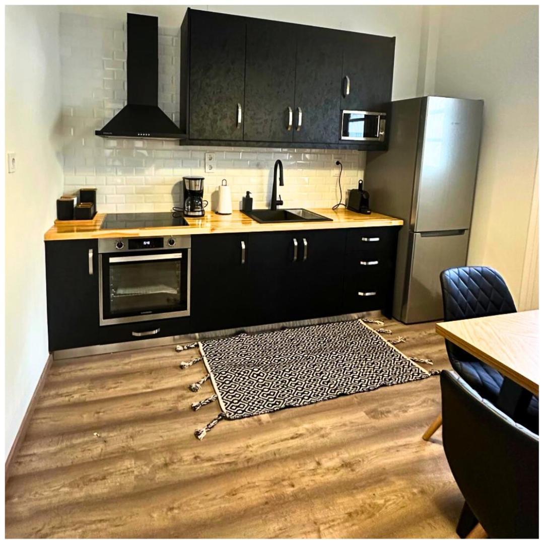 Memories Apartments Μονοκατοικία Στο Καρπενήσι Eksteriør bilde